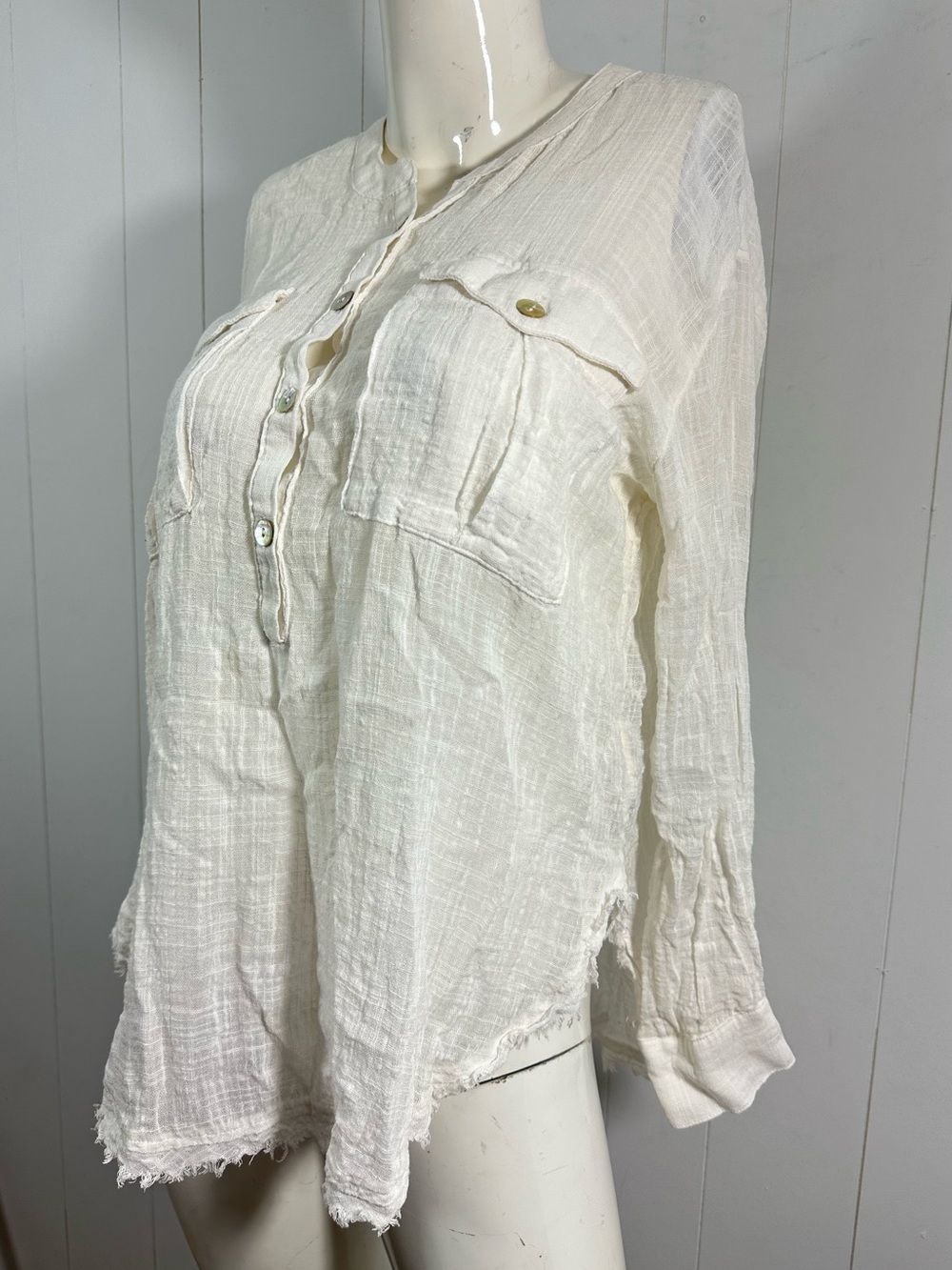 Free People Size Medium M Talk To Me Half Button Up Fray Hem Top White - Picture 6 of 12